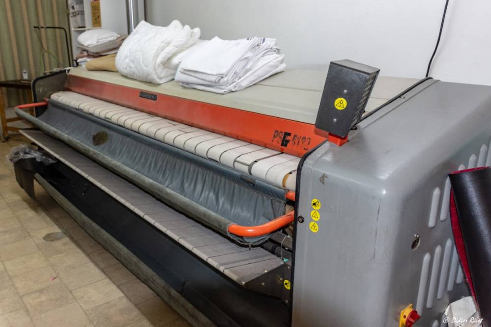 PRESSING À SALIGNAC-EYVIGUES, LE COIN DU PRO